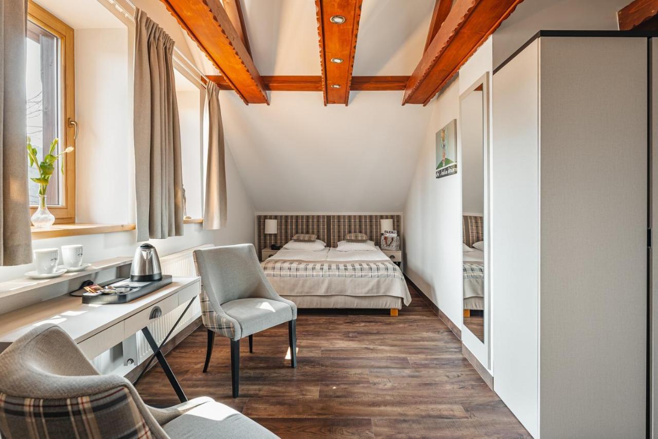 שצ'בניצה Hotel Batory מראה חיצוני תמונה