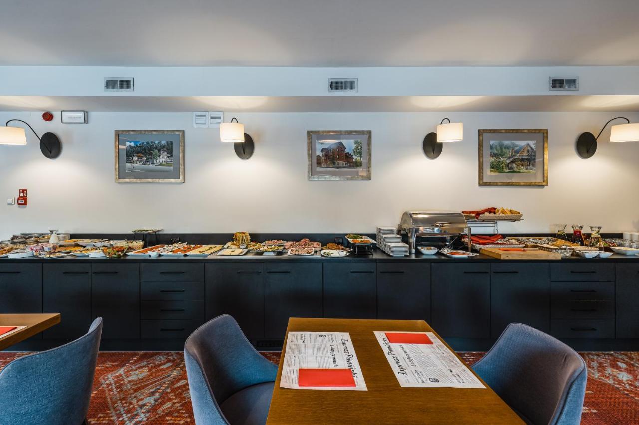 שצ'בניצה Hotel Batory מראה חיצוני תמונה