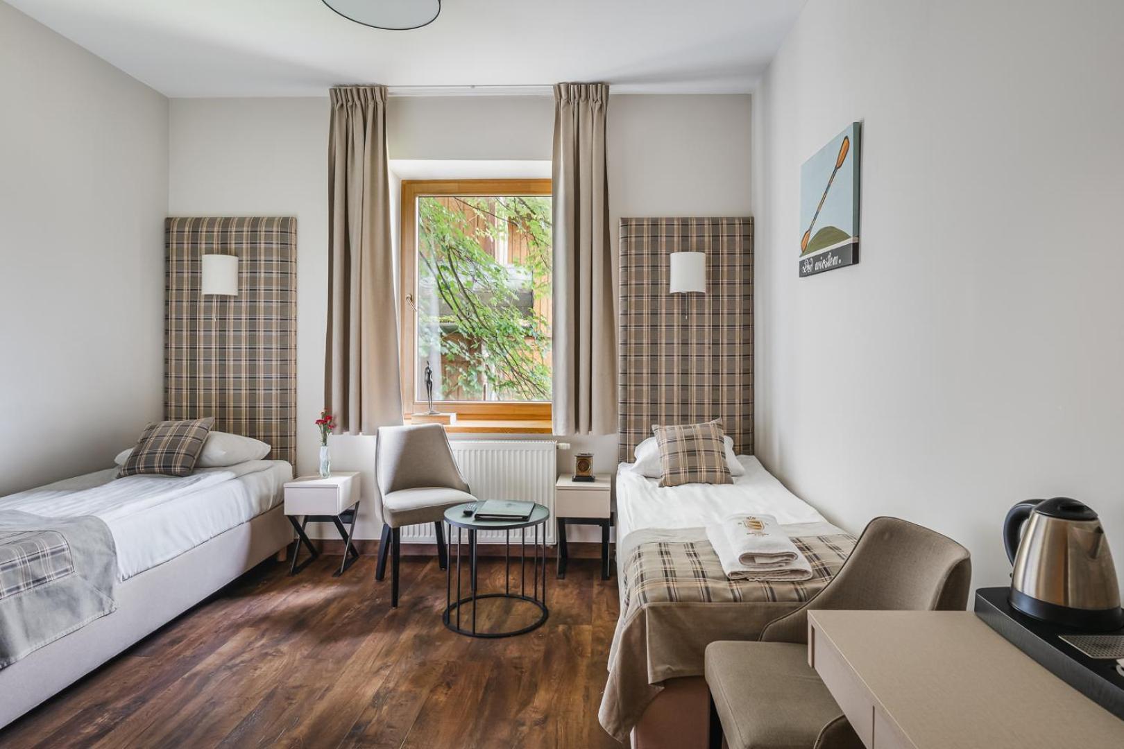 שצ'בניצה Hotel Batory מראה חיצוני תמונה