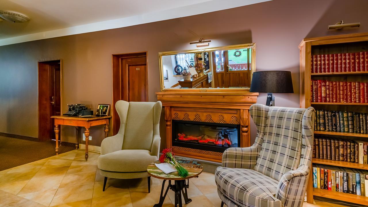 שצ'בניצה Hotel Batory מראה חיצוני תמונה