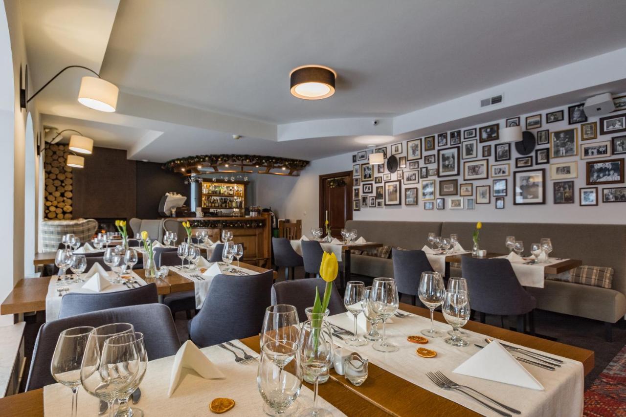 שצ'בניצה Hotel Batory מראה חיצוני תמונה